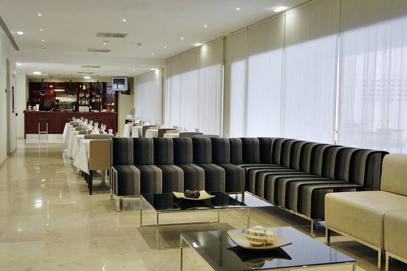 Отель Exe Plaza Delicias