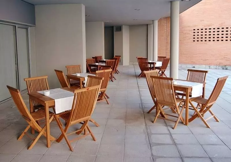 Отель Exe Plaza Delicias