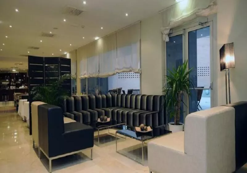 Отель Exe Plaza Delicias