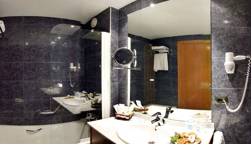 Отель Exe Plaza Delicias