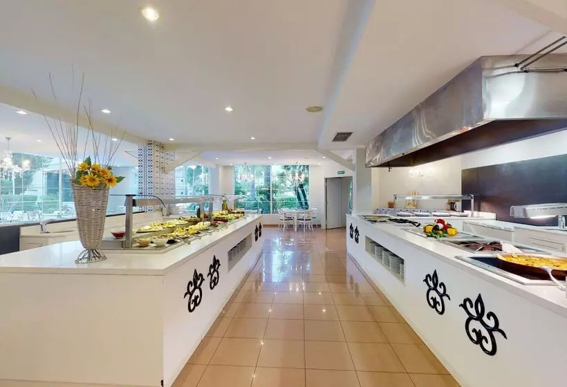 Garden Saladina - Adults Only