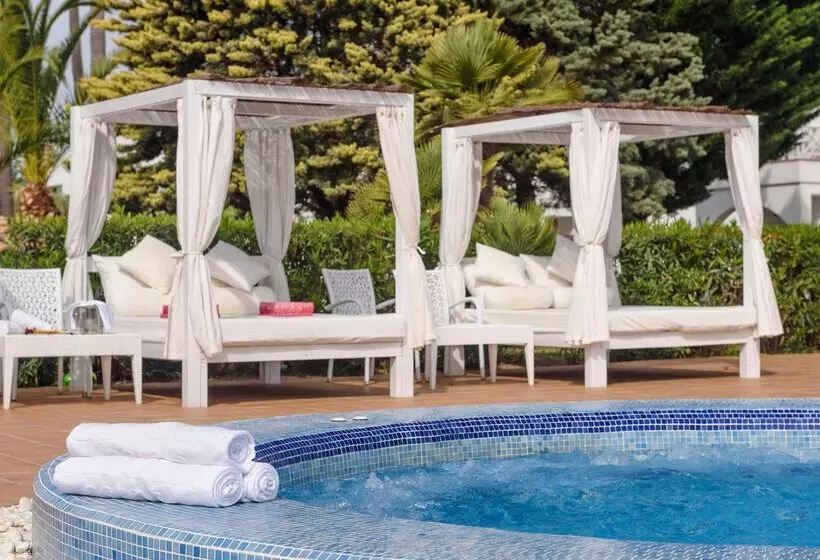 Garden Saladina - Adults Only