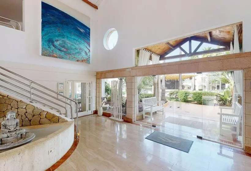 Garden Saladina - Adults Only