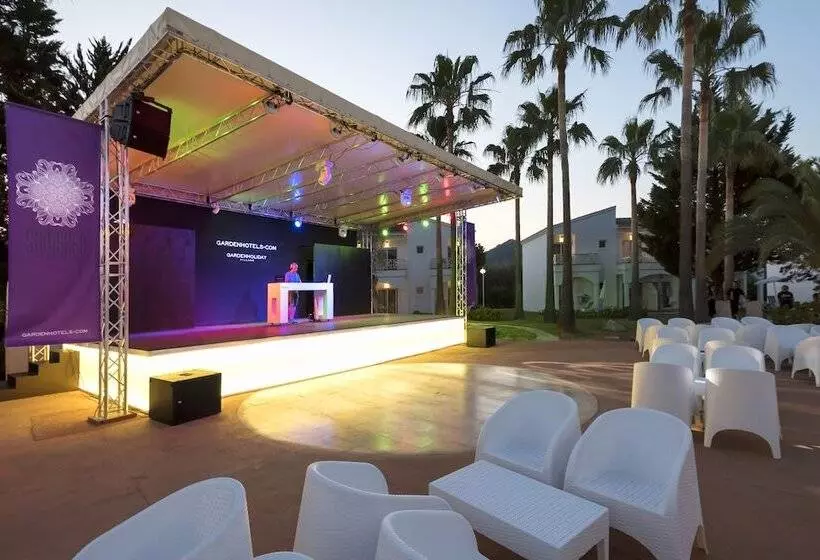 Garden Saladina - Adults Only