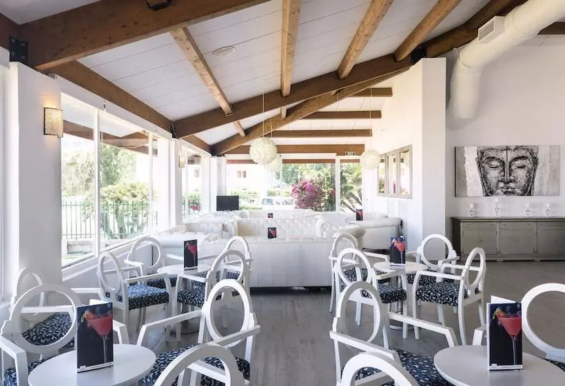 Garden Saladina - Adults Only