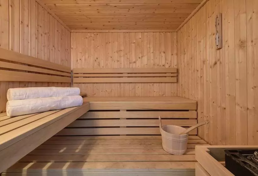 Garden Saladina - Adults Only