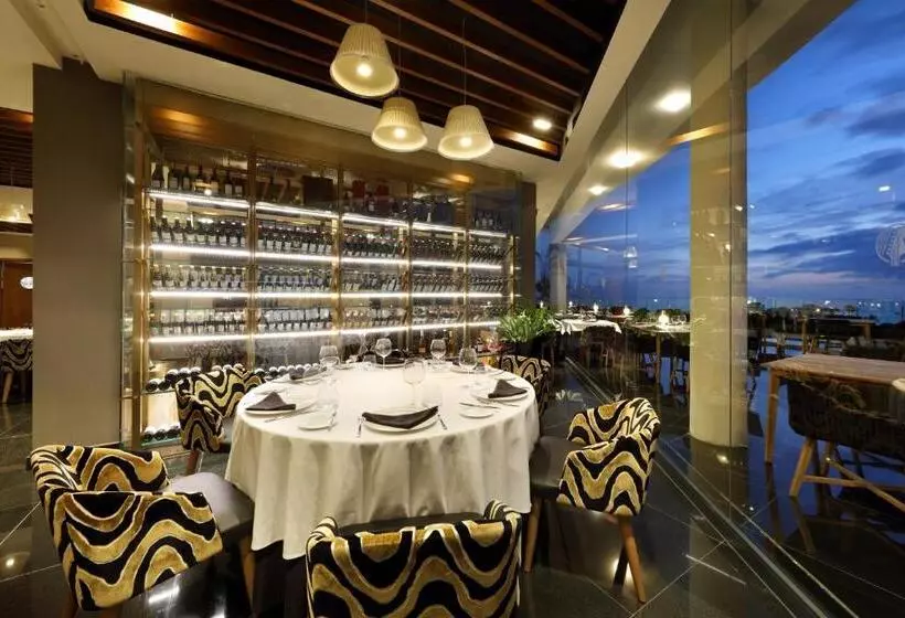 Hard Rock Hotel Tenerife