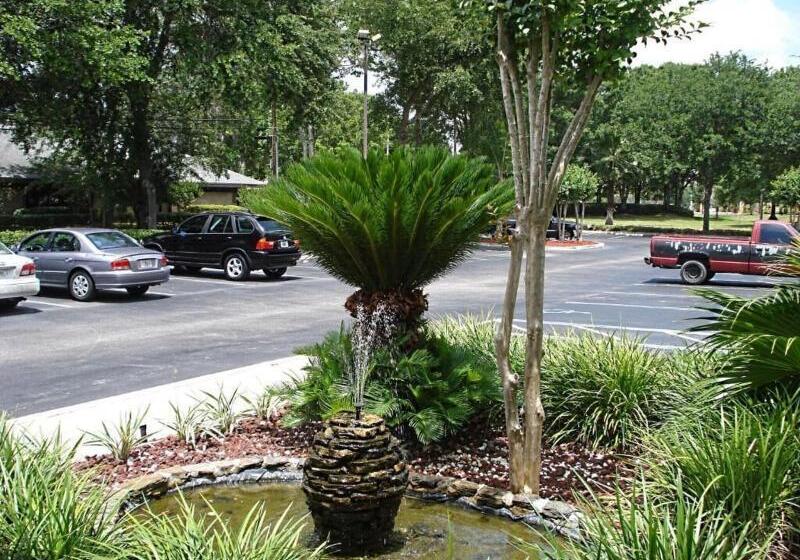 Отель Hometown Inn & Suites Jacksonville Butler Blvd./southpoint