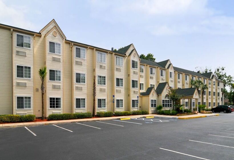 Отель Hometown Inn & Suites Jacksonville Butler Blvd./southpoint