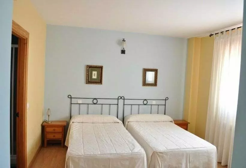 هتل Puente De Piedra