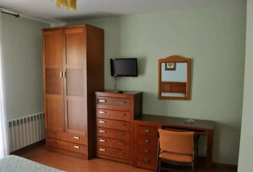 هتل Puente De Piedra