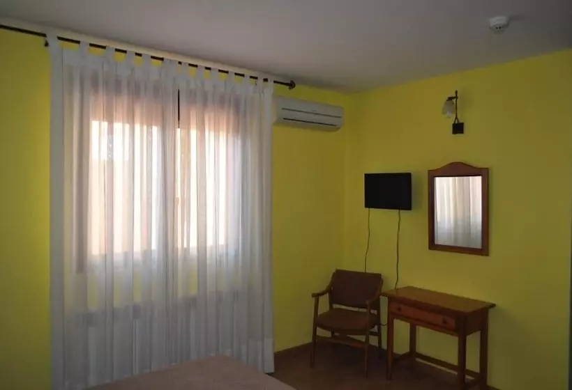 هتل Puente De Piedra