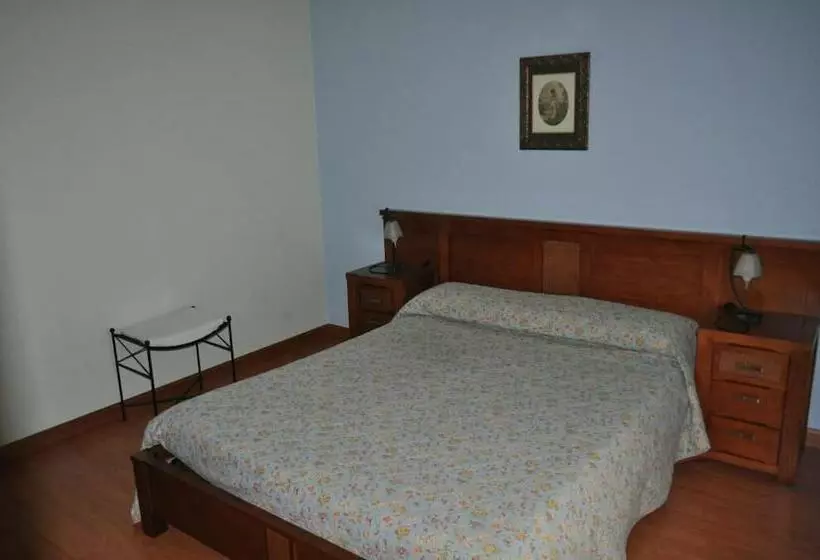 هتل Puente De Piedra