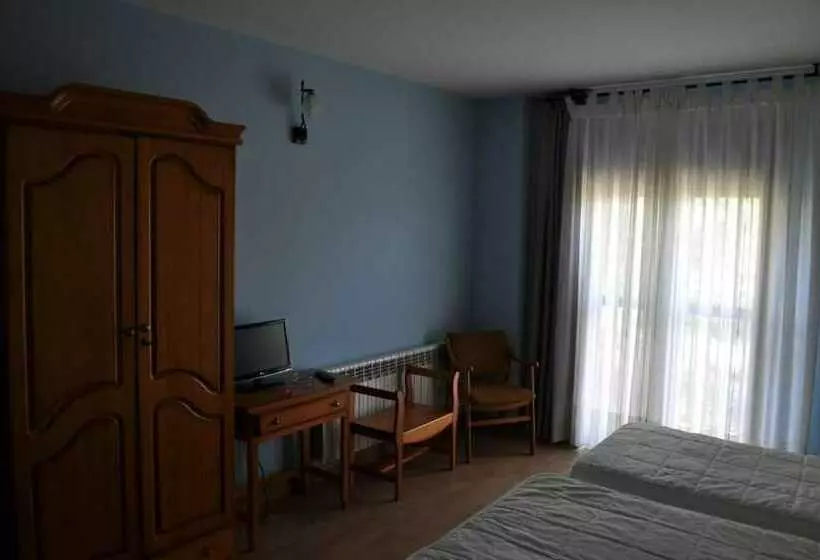 هتل Puente De Piedra