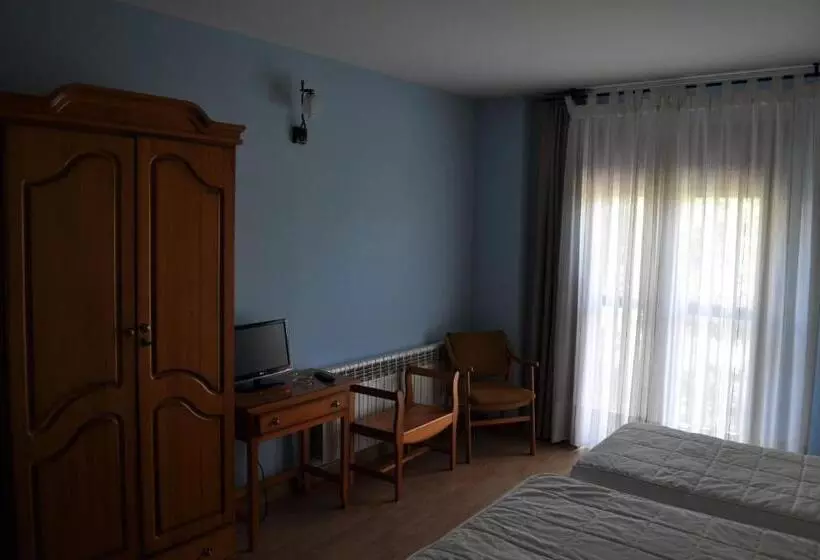 هتل Puente De Piedra