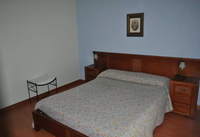 هتل Puente De Piedra