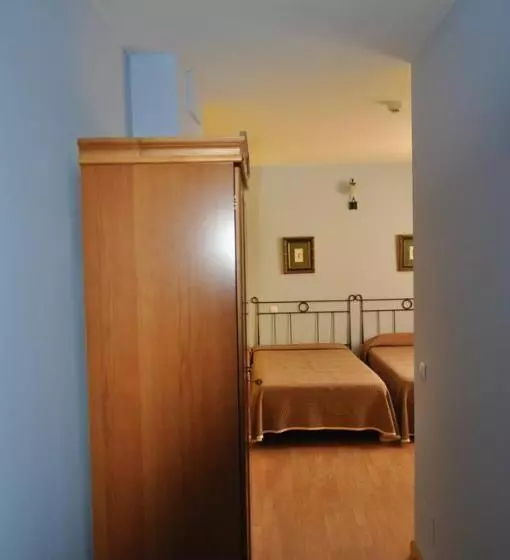 هتل Puente De Piedra