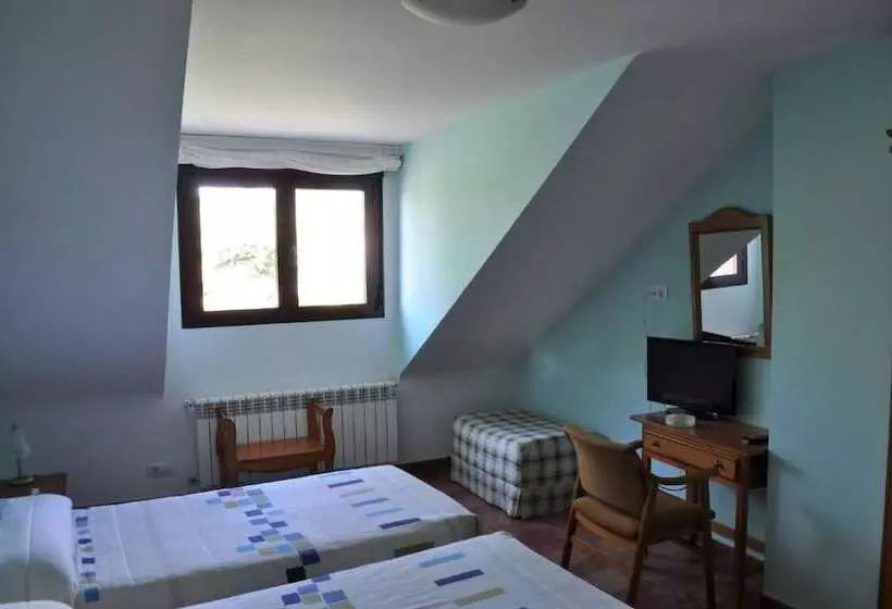 هتل Puente De Piedra