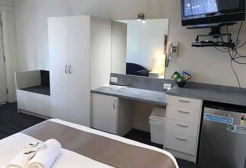 هتل Robetown Motor Inn & Apartments