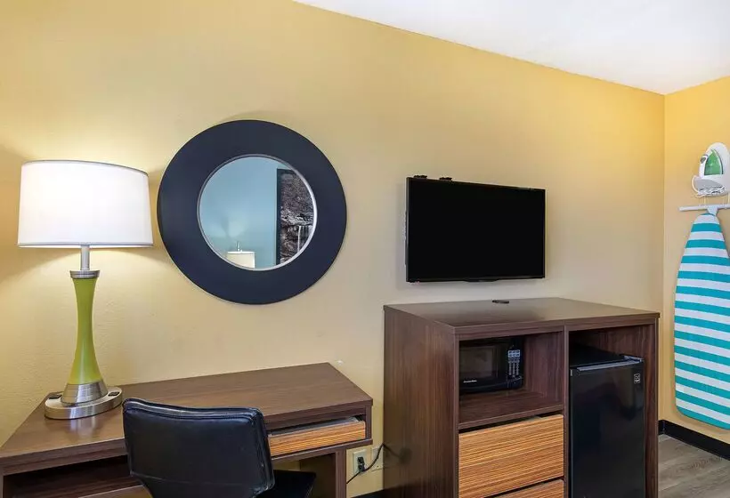 Отель Super 8 By Wyndham Eddyville/kuttawa