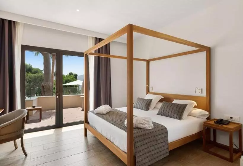 Отель Tacande Portals