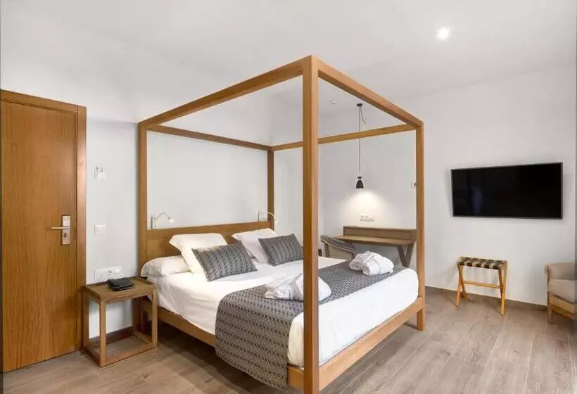 Отель Tacande Portals