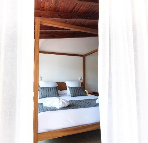 هتل Tacande Portals