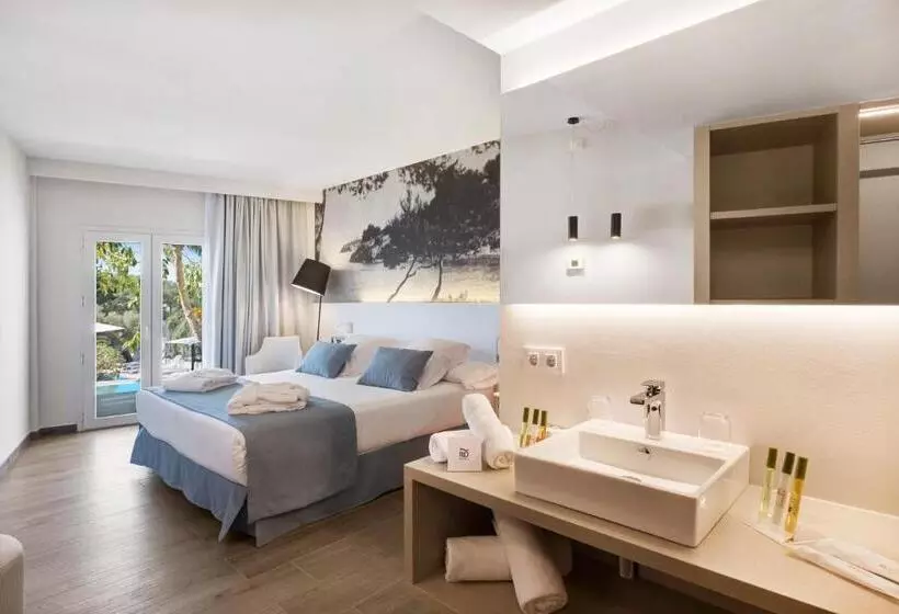 Отель Tacande Portals