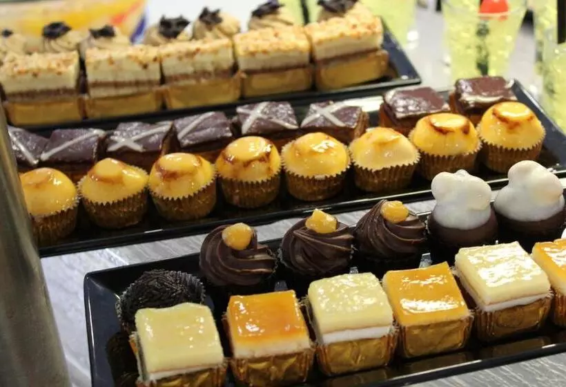 Отель Tacande Portals