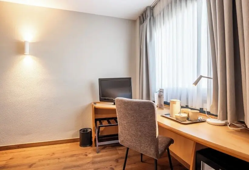 Hotel Travelodge Murcia - Murcia