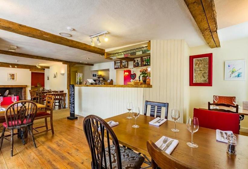 הוסטל The Castle Inn