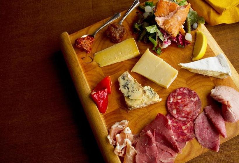 הוסטל The Castle Inn