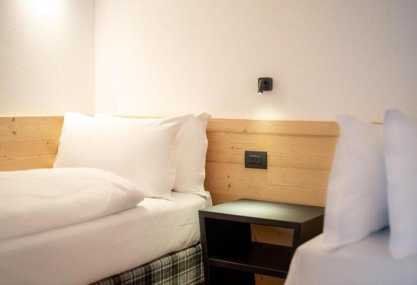 호텔 Albergo Garni Edy