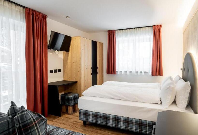 호텔 Albergo Garni Edy