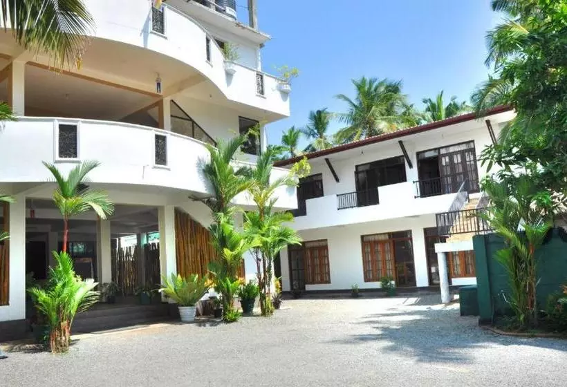 Hotelli Green Shadows Beach