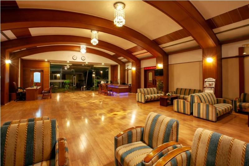 בית מלון כפרי The Grand Regent