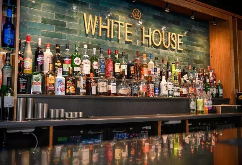 Hotelli White House