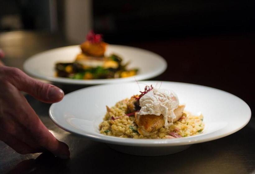 ホテル White House