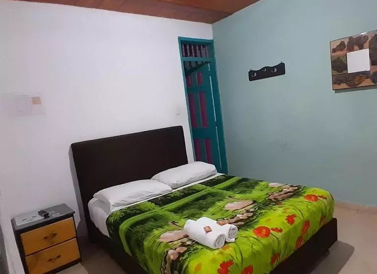 ペンション Hostal Johnnier