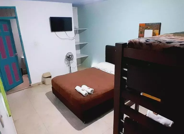 ペンション Hostal Johnnier