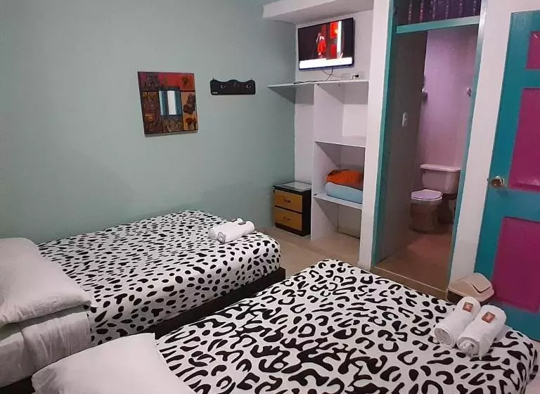 ペンション Hostal Johnnier