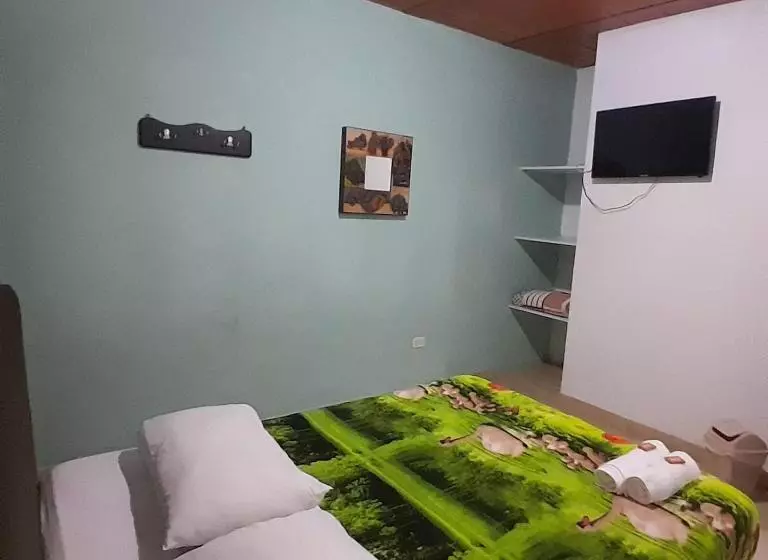 ペンション Hostal Johnnier