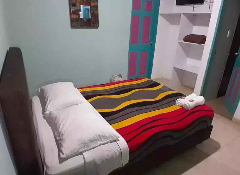 ペンション Hostal Johnnier