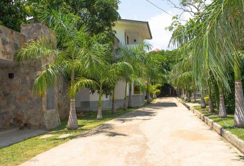 בית מלון כפרי Ariyana Wellness Retreat Yala