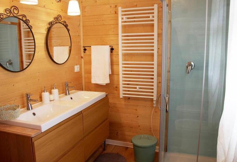 فندق Evolution Camp