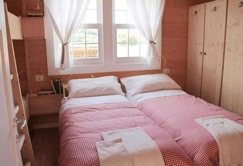 Hotelli Evolution Camp