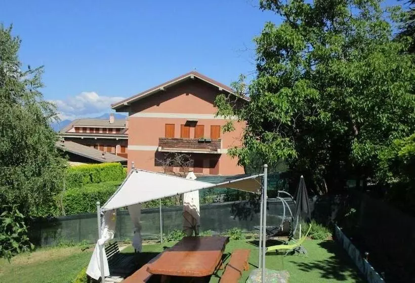 Hotelli Rainbow House