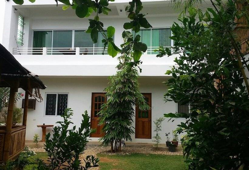 Hangout Beach & Resort