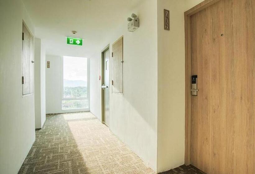 Отель B2 Phrae Boutique & Budget