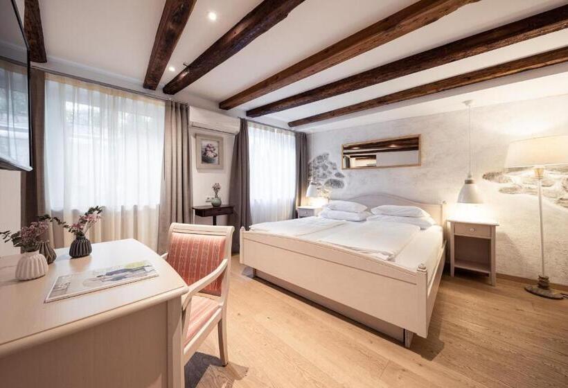 Boutique Hotel Zum Rosenbaum